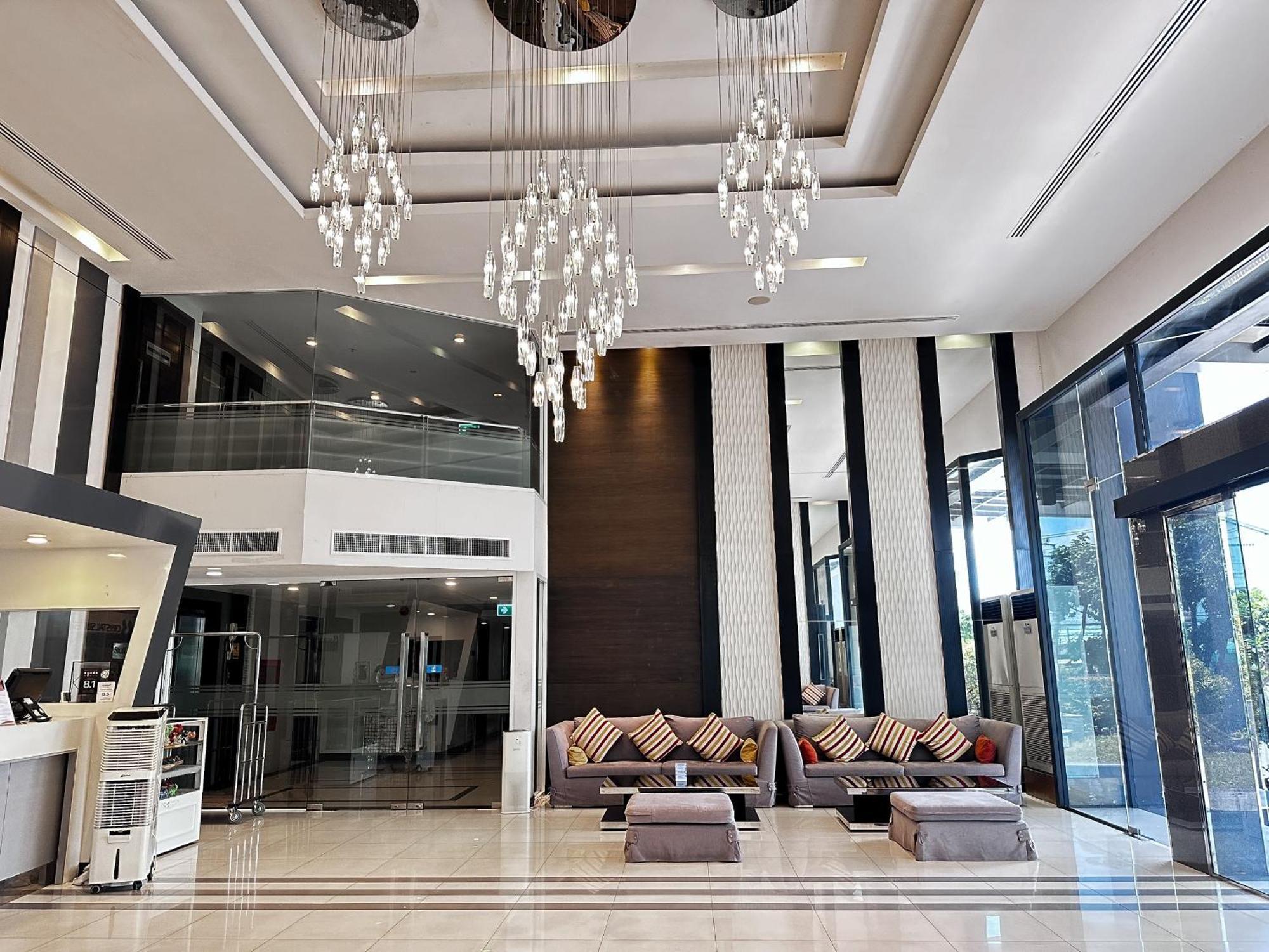 Crystal Suites Suvarnbhumi Airport Bangkok Exteriör bild